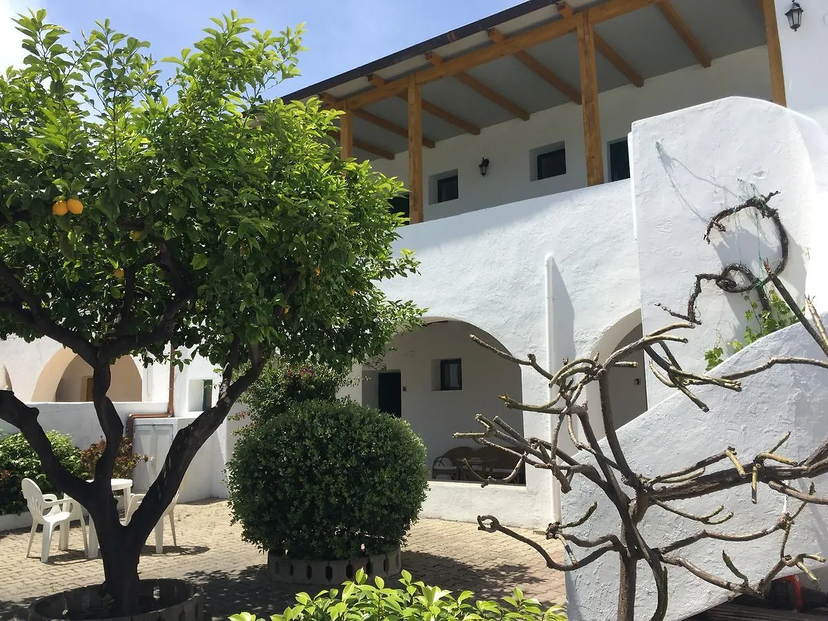Ξενοδοχείο Villa Petrusa Στρόμπολι