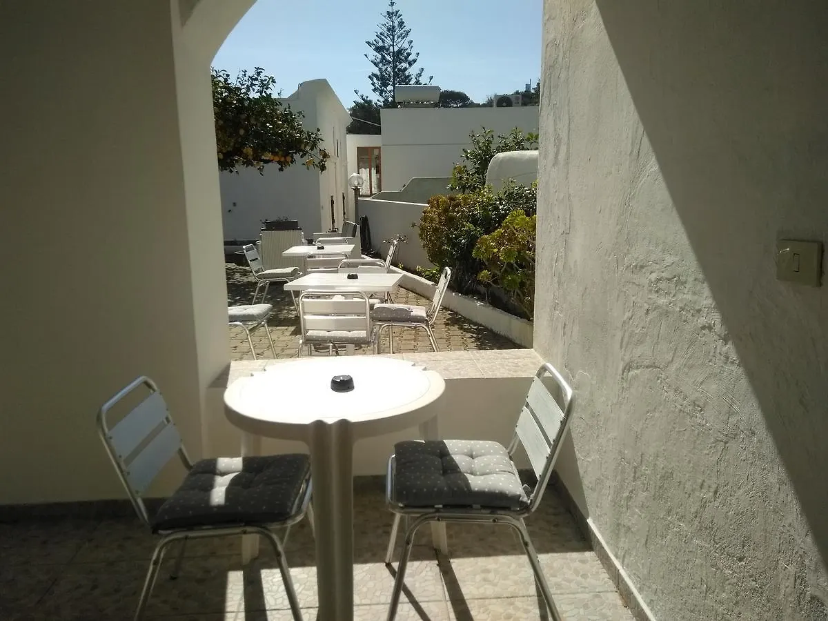 ** Ξενοδοχείο Villa Petrusa Στρόμπολι Ιταλία
