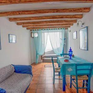 Strombolicchio Apartment